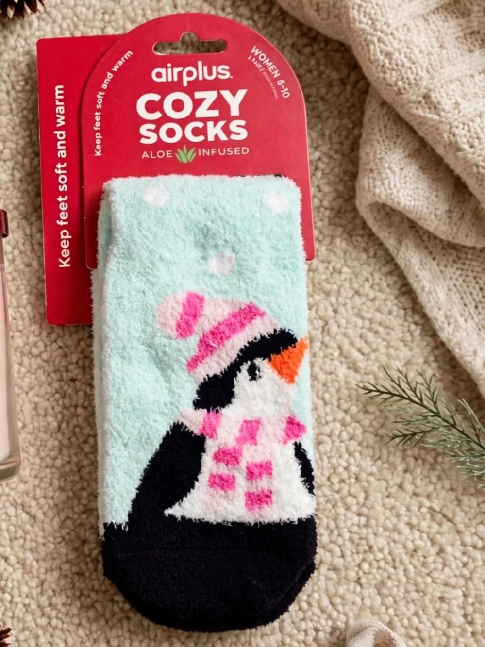 NWT 3 Pc Bath & Body Works Candle Bundle and Air Plus Cozy Aloe Infused Socks